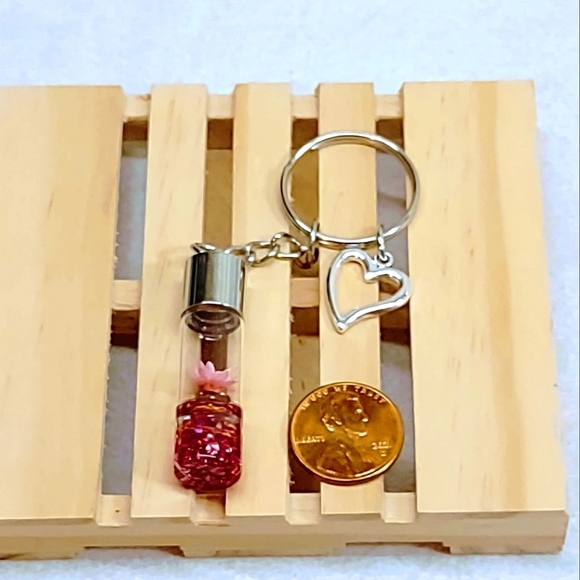 PINK FLOWER SPARKLE DUST HEART DANGLE GLASS BOTTLE STAINLESS STEEL KEYCHAIN - Picture 4 of 5